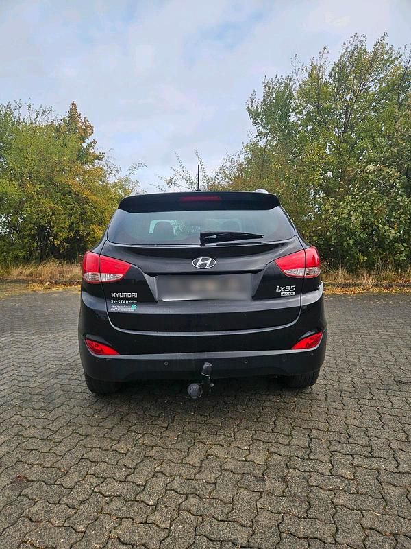 Gebraucht Hyundai ix35 115 PS (84 kW) 2013 Schwarz SUV