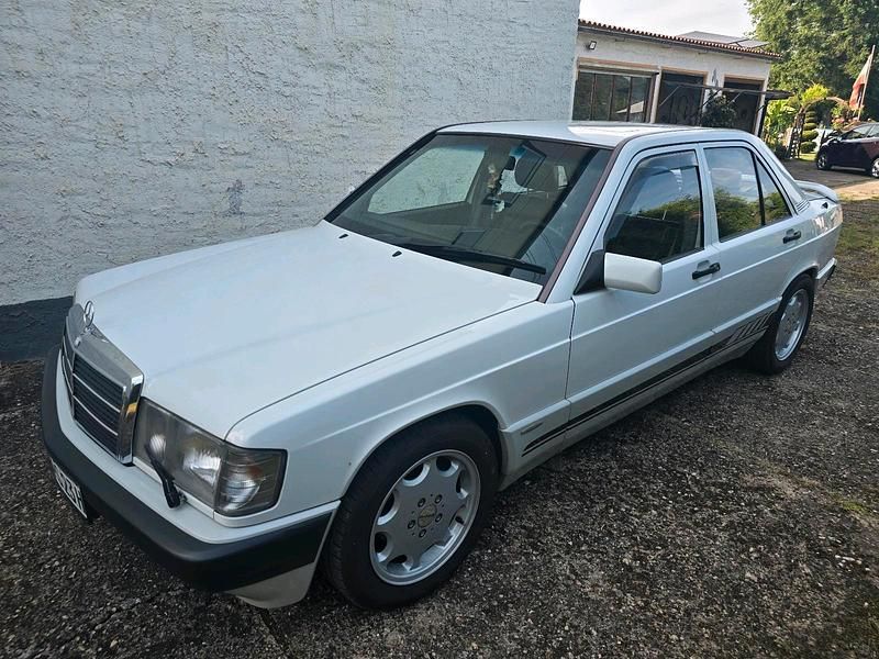 Weiß Gebraucht 1991 Mercedes 190 Limousine | 8.500 € - Bild 1/4