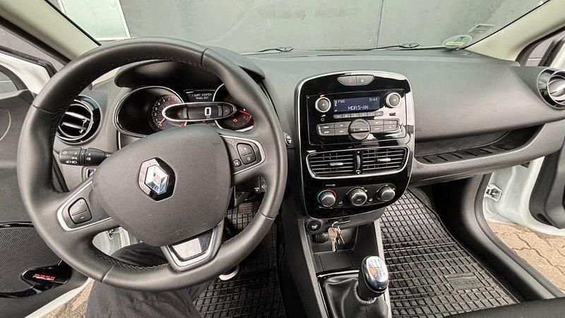 Gebraucht Renault Clio IV LIMITED 73 PS (53 kW) 2018 Weiß Kleinwagen