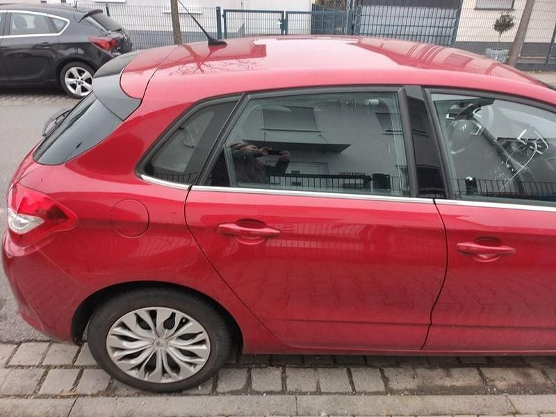 Gebraucht Citroën C4 SELECTION 114 PS (83 kW) 2013 Rot Limousine