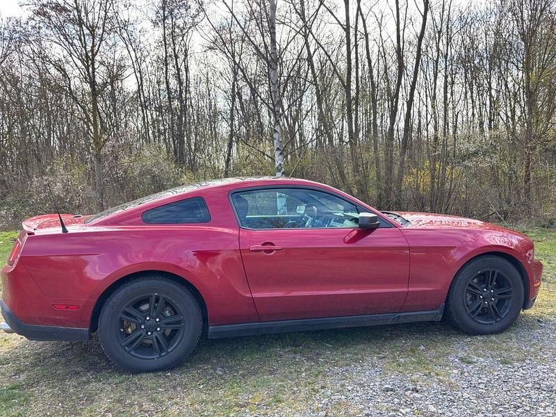Gebraucht Ford Mustang 309 PS (227 kW) 2010 Rot Coupé