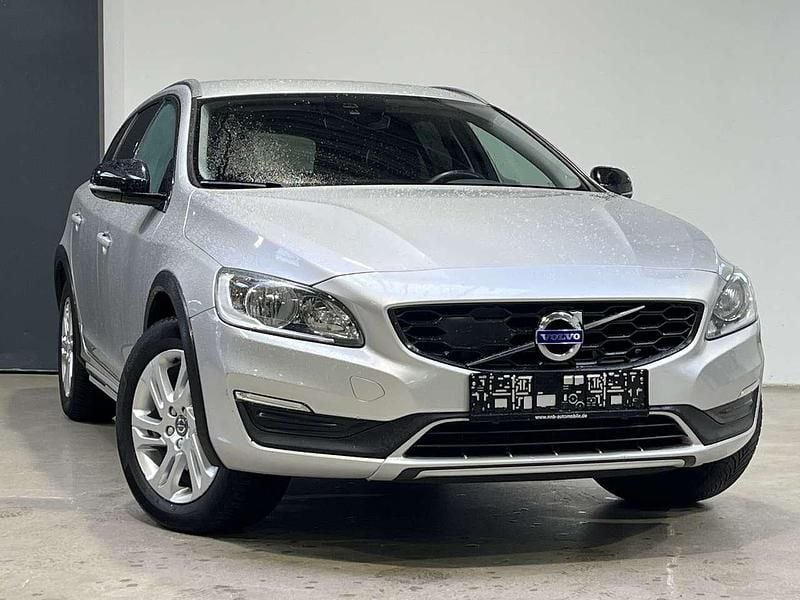 Gebraucht Volvo V60 CC 150 PS (110 kW) 2018 Silber Kombi
