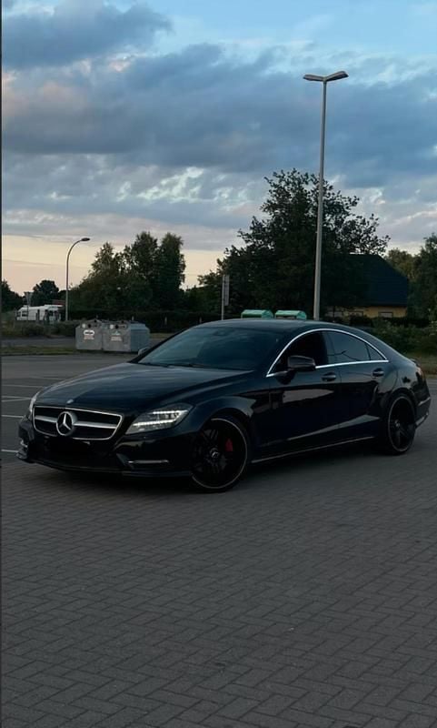 Schwarz Gebraucht 2011 Mercedes CLS500 Limousine | 29.000 € - Bild 1/4