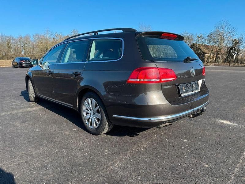 Gebraucht VW Passat Comfortline 140 PS (102 kW) 2014 Schwarz Limousine