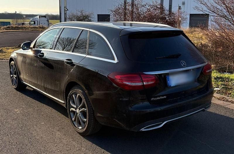 Gebraucht Mercedes C180 Avantgarde 156 PS (114 kW) 2016 Schwarz Kombi