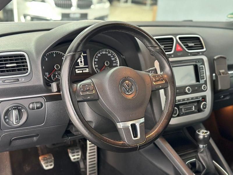 Gebraucht VW Eos Basis 140 PS (102 kW) 2012 Weiß Cabrio