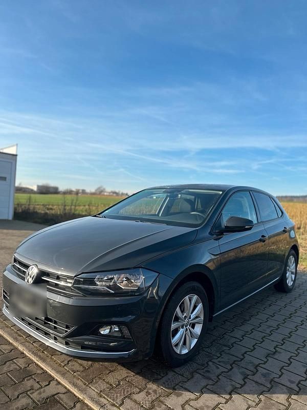 Grau Gebraucht 2018 VW Polo Highline Kleinwagen | 8.999 € (Superpreis) - Bild 1/4