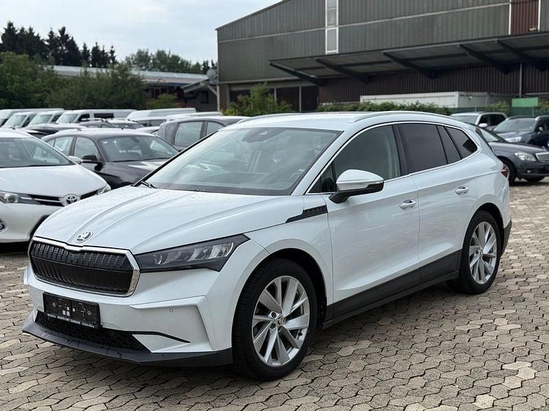 Weiß Gebraucht 2021 Skoda Enyaq iV Loft SUV | 17.950 € (Fairer Preis) - Bild 1/4