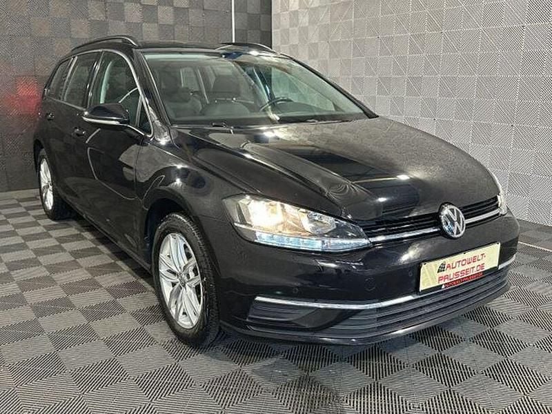 Schwarz Gebraucht 2019 VW Golf VII Comfortline Limousine | 16.670 € (Fairer Preis) - Bild 1/4