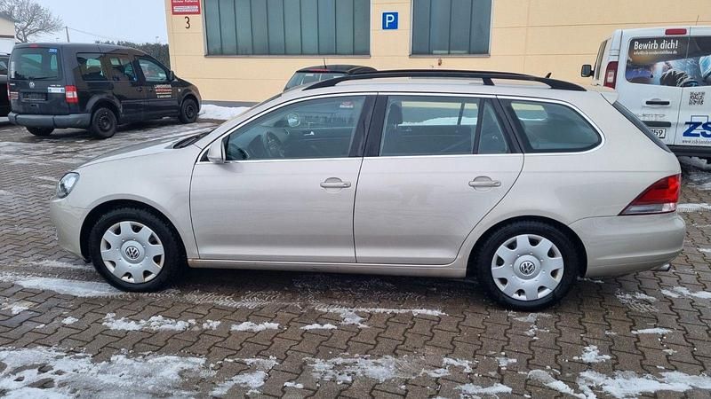 Gebraucht VW Golf VII Comfortline 105 PS (77 kW) 2013 Silber Kombi