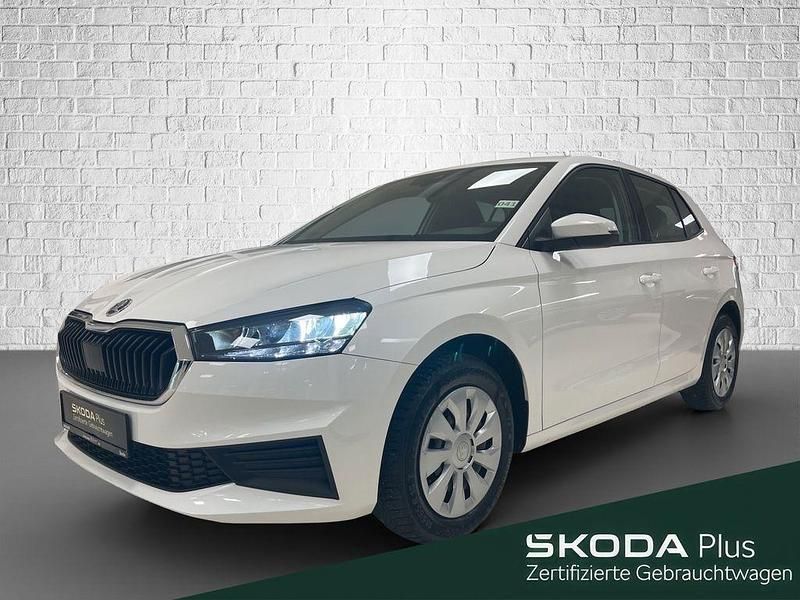 Weiß Gebraucht 2022 Skoda Fabia Active Limousine | 14.850 € (Fairer Preis) - Bild 1/4