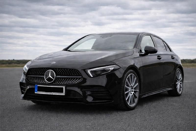 Gebraucht Mercedes A250 AMG line 224 PS (164 kW) 2021 Schwarz Limousine