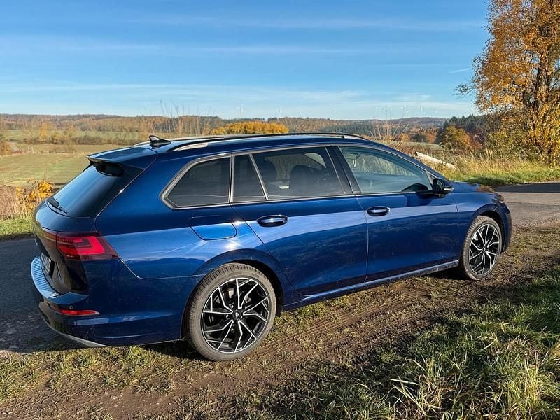 Gebraucht VW Golf VIII Style 150 PS (110 kW) 2021 Blau Kombi