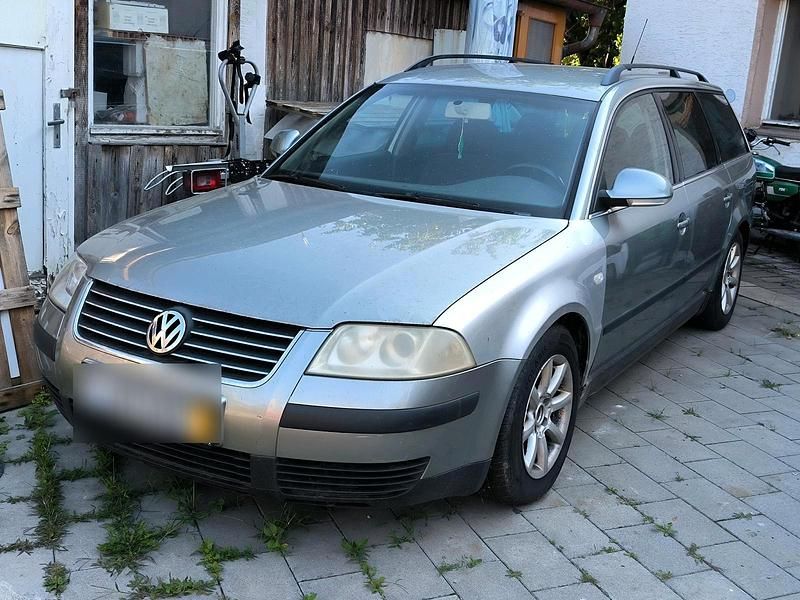 Silber Gebraucht 2005 VW Passat Kombi | 650 € (Superpreis) - Bild 1/4