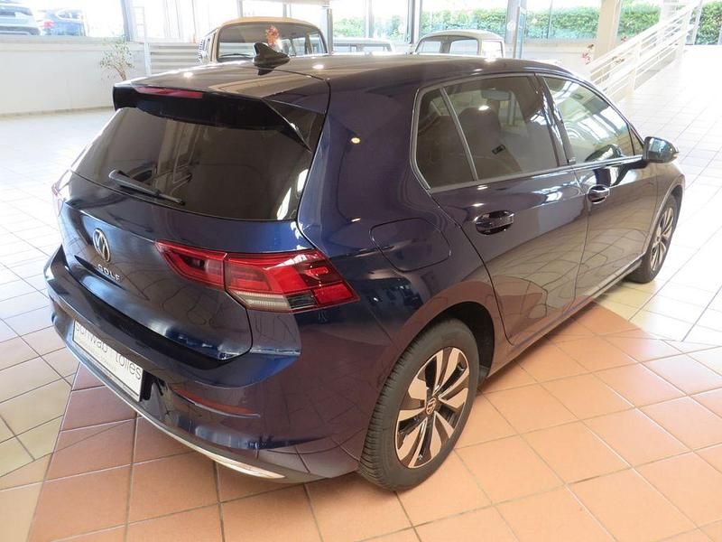 Gebraucht VW Golf VIII Move 116 PS (85 kW) 2023 Blau Limousine