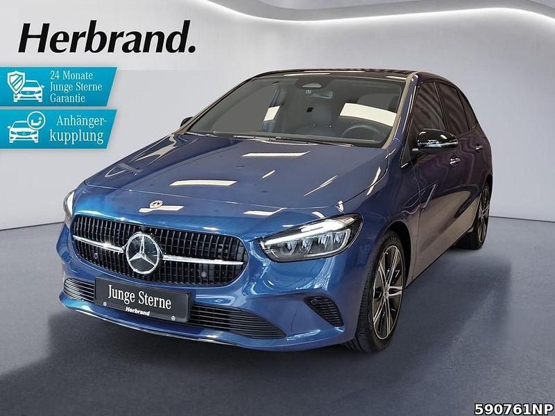 Metalliclack spektralblau Gebraucht 2024 Mercedes B200 Progressive Van / Kleinbus | 35.980 € (Teuer) - Bild 1/4