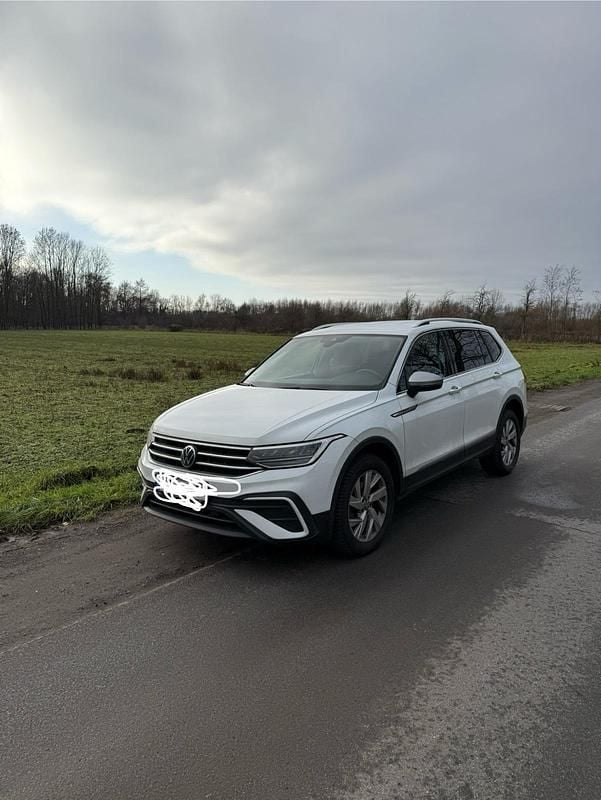 Gebraucht VW Tiguan Allspace Life 150 PS (110 kW) 2022 Weiß SUV