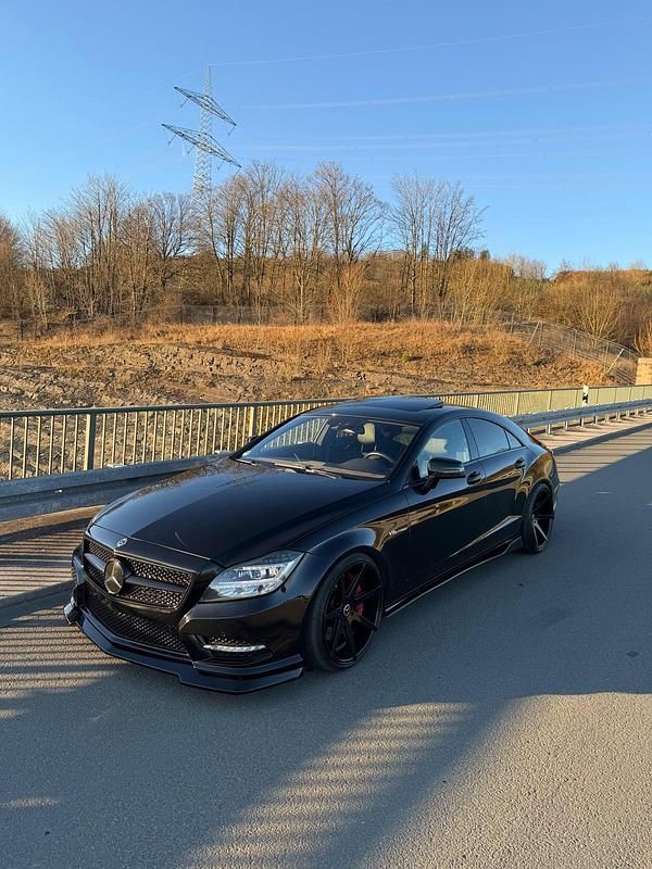 Schwarz Gebraucht 2012 Mercedes CLS500 Limousine | 39.900 € - Bild 1/4