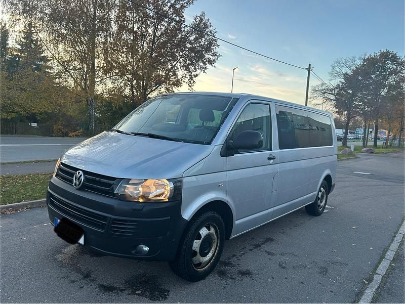 Grau Gebraucht 2013 VW Multivan Van | 10.999 € (Guter Preis) - Bild 1/4