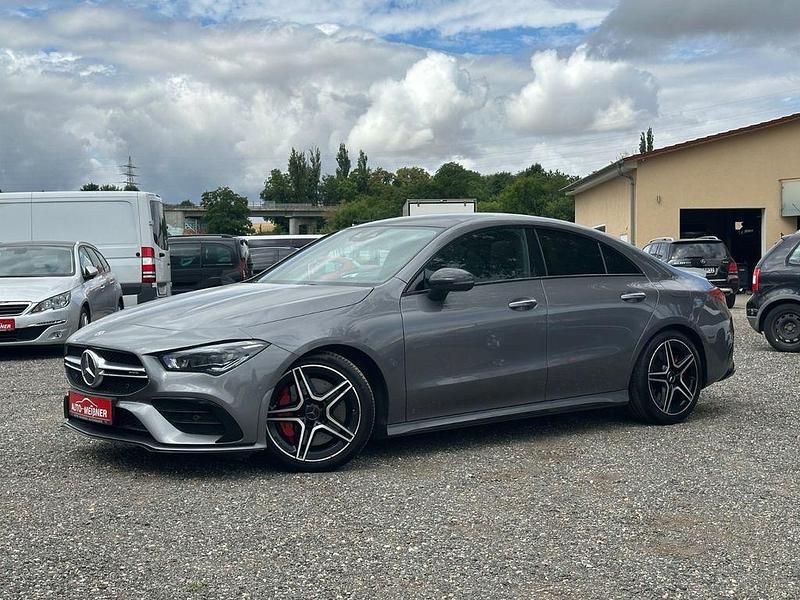 Grau Gebraucht 2021 Mercedes CLA35 AMG AMG Limousine | 39.990 € (Guter Preis) - Bild 1/4