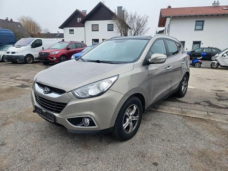 Silber Gebraucht 2011 Hyundai ix35 Premium SUV | 7.250 € (Guter Preis) - Bild 1/4