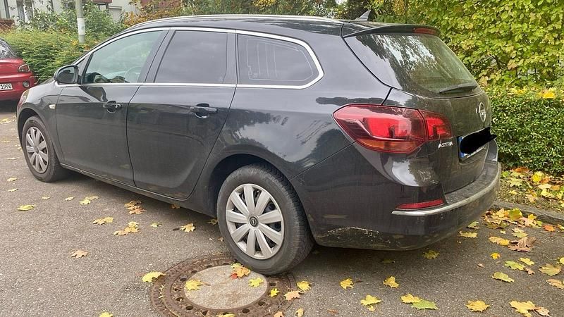 Gebraucht Opel Astra 136 PS (100 kW) 2014 Schwarz Kombi