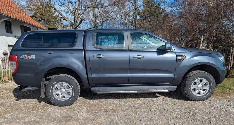 Gebraucht Ford Ranger XLT 160 PS (117 kW) 2017 Grau Pickup
