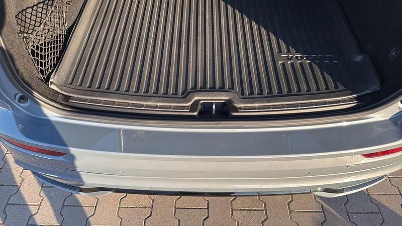 Gebraucht Volvo XC60 R-Design 197 PS (144 kW) 2022 Grau SUV