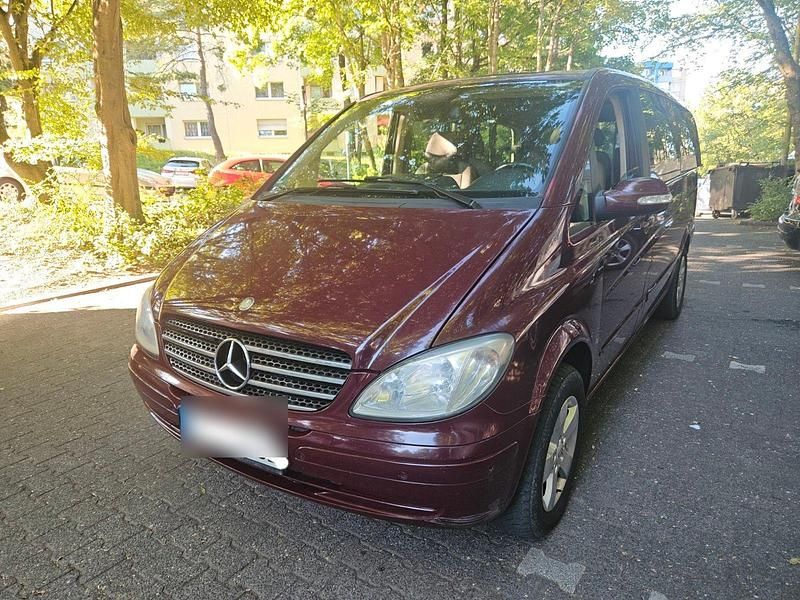 Rot Gebraucht 2008 Mercedes Viano Van / Kleinbus | 8.900 € (Fairer Preis) - Bild 1/4