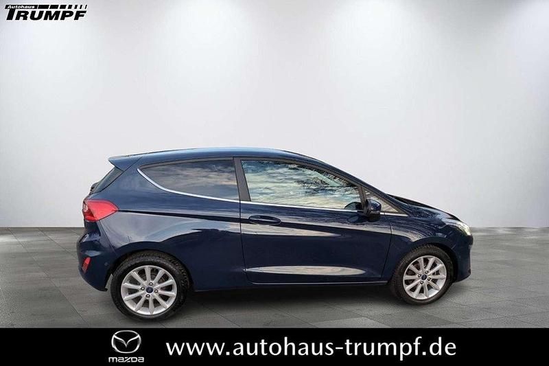 Gebraucht Ford Fiesta Titanium 101 PS (74 kW) 2018 Blazerblau Kleinwagen