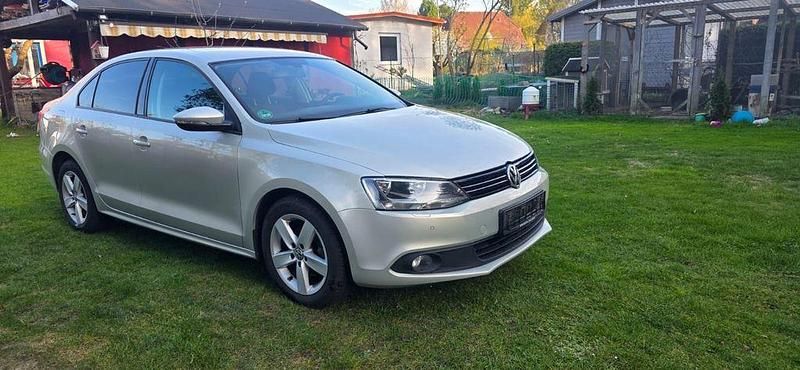 Gebraucht VW Jetta Comfortline 105 PS (77 kW) 2012 Silber Limousine