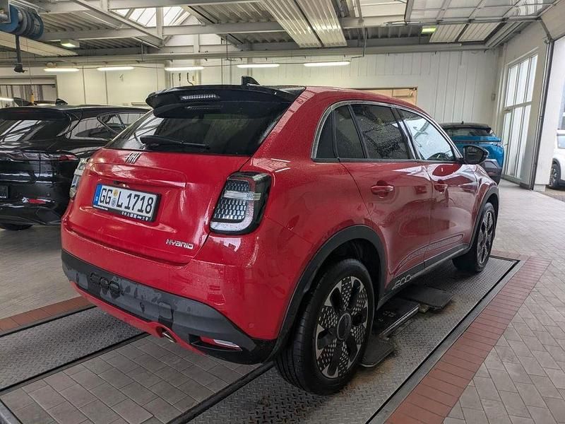 Gebraucht Fiat 600 La Prima 101 PS (74 kW) 2024 Rot SUV