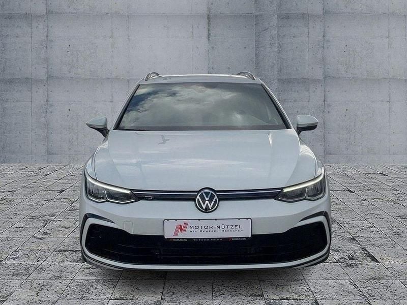 Gebraucht VW Golf VIII R-line 150 PS (110 kW) 2022 Pure white Kombi