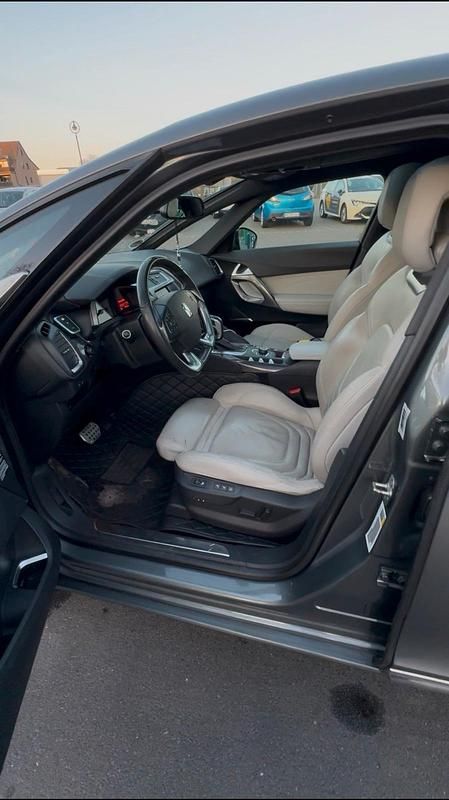 Gebraucht Citroën DS5 115 PS (84 kW) 2013 Grau Kleinwagen