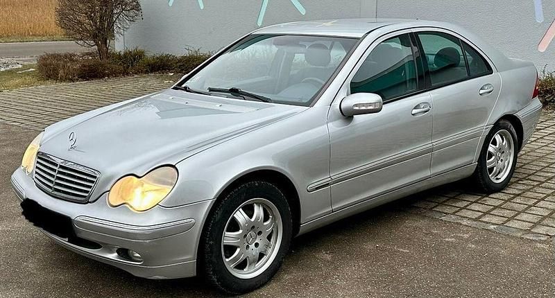 Grau Gebraucht 2000 Mercedes C200 Elegance Limousine | 3.100 € (Teuer) - Bild 1/4
