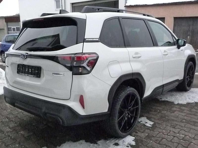 Neu Subaru Forester Exclusive+ 136 PS (100 kW) 2025 Crystal white pearl SUV