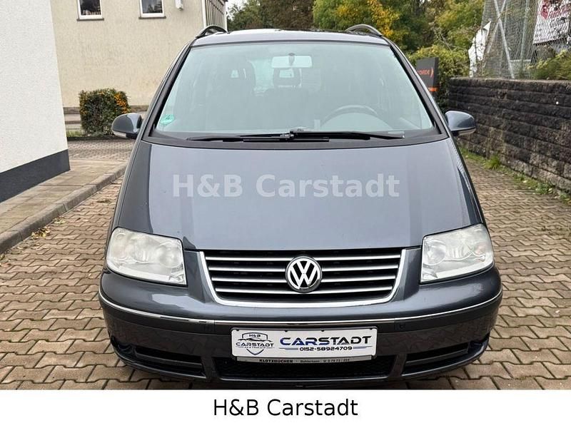 Grau Gebraucht 2009 VW Sharan Trendline Van / Kleinbus | 3.490 € (Fairer Preis) - Bild 1/4