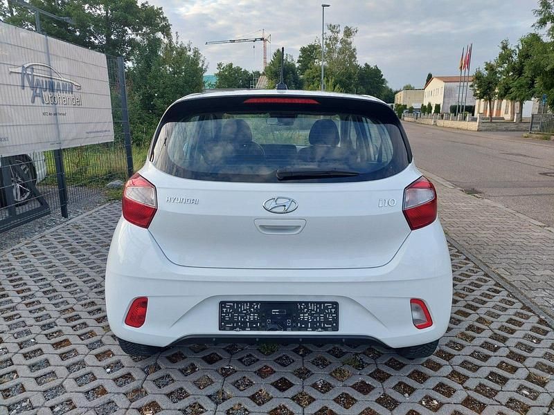Gebraucht Hyundai i10 Select 84 PS (61 kW) 2020 Weiß Kleinwagen