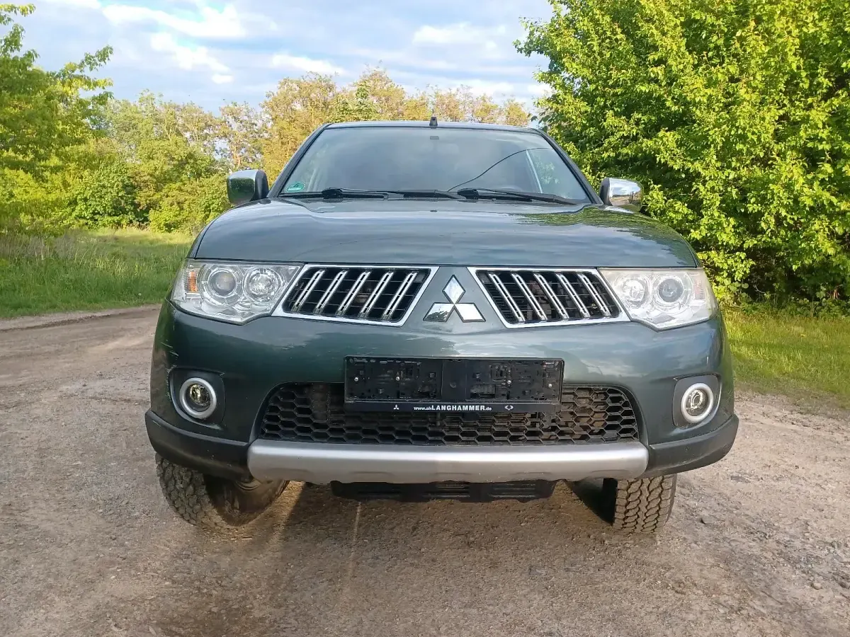 Gebraucht Mitsubishi L200 136 PS (100 kW) 2012 Grün Pickup