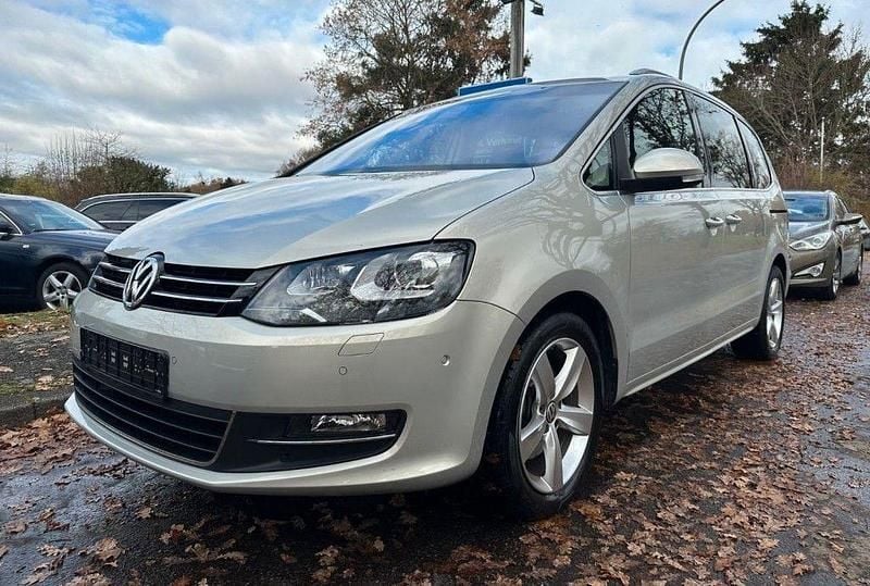 Silber Gebraucht 2011 VW Sharan Highline Van / Kleinbus | 12.990 € (Fairer Preis) - Bild 1/4