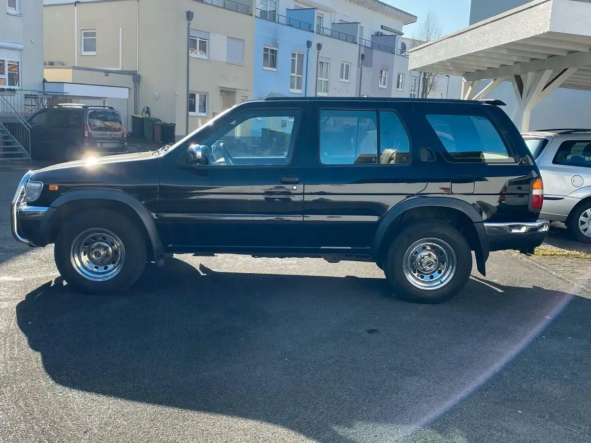 Gebraucht Nissan Pathfinder 150 PS (110 kW) 1998 Schwarz SUV