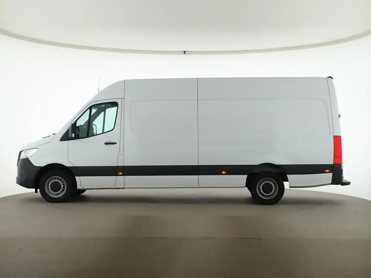 Gebraucht Mercedes Sprinter 170 PS (125 kW) 2025 Weiß Van