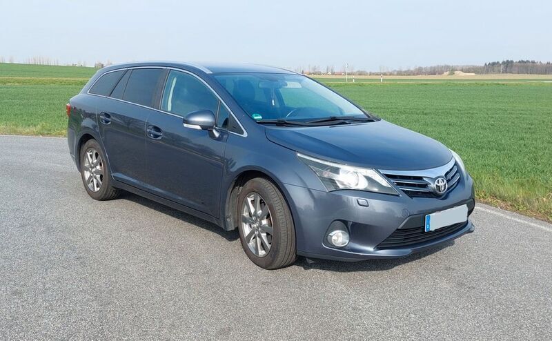 Gebraucht 2012 Toyota Avensis Executive Kombi | 6.000 € (Guter Preis) - Bild 1/4
