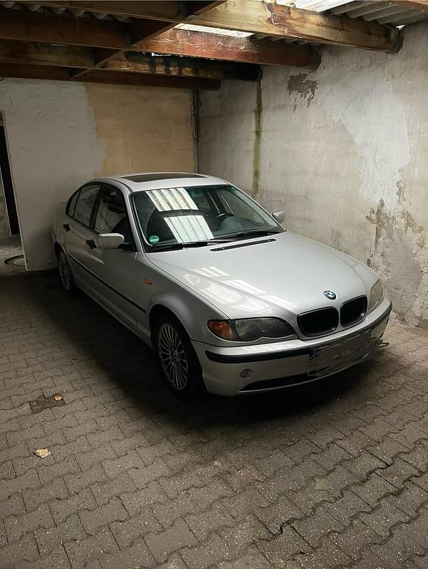 Gebraucht 2003 BMW 320 Limousine | 2.000 € (Superpreis) - Bild 1/4