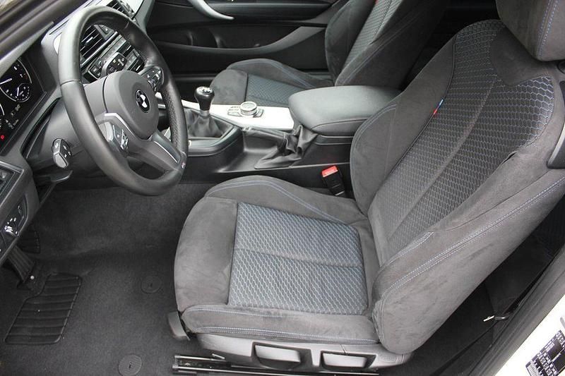 Gebraucht BMW 118 Performance 136 PS (100 kW) 2017 Weiß Kleinwagen