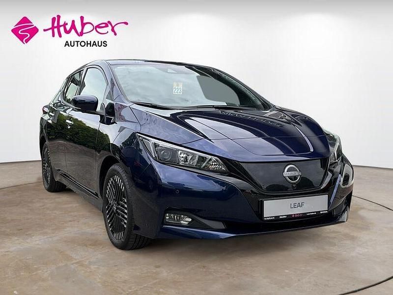 Pearl blue perleffekt Neu 2024 Nissan Leaf N-Connecta Kleinwagen | 24.390 € - Bild 1/4