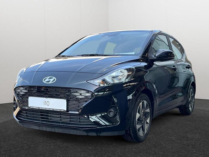 Grau Neu 2025 Hyundai i10 Trend Kleinwagen | 17.590 € (Fairer Preis) - Bild 1/4