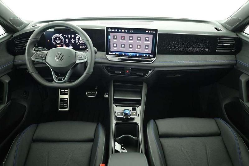 Neu VW Tiguan R-line 193 PS (141 kW) 2025 Cipressino grün metallic SUV