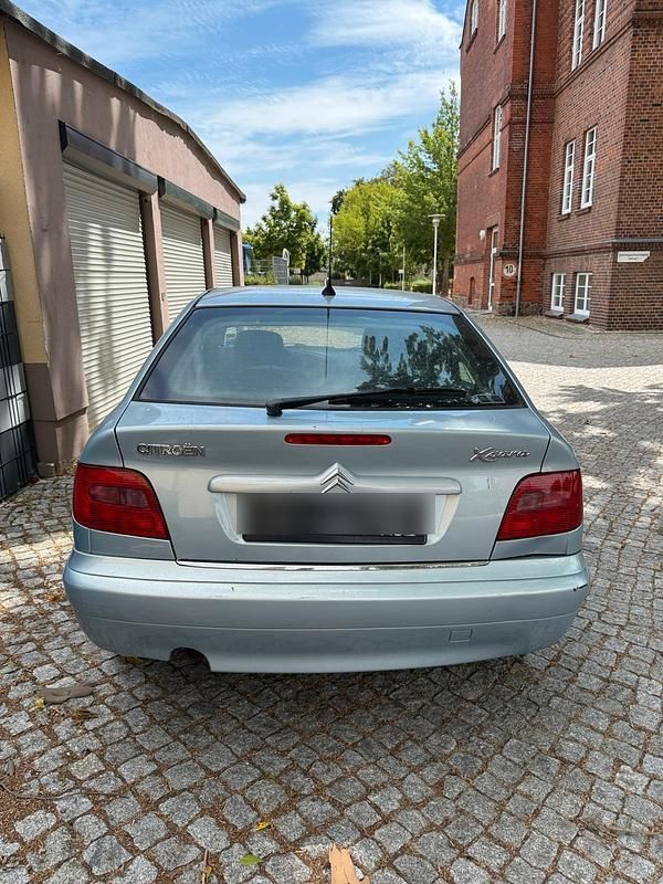 Silber Gebraucht 2003 Citroën Xsara Limousine | 799 € (Superpreis) - Bild 1/4