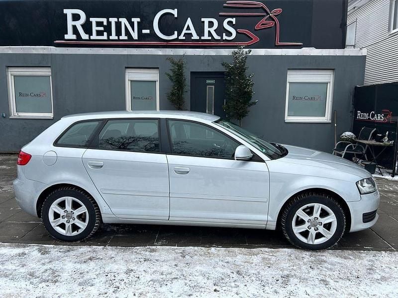 Gebraucht Audi A3 Attraction 125 PS (91 kW) 2010 Silber Kleinwagen